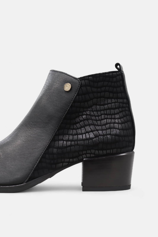 Bota de Senhora em Pele Preta | Daydoc Burgos-2460