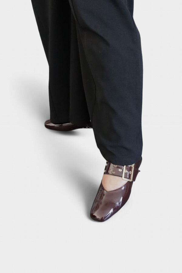 Sabrinas em Pele Verniz Bordô com Fivela | Daydoc Bordéus - 5801