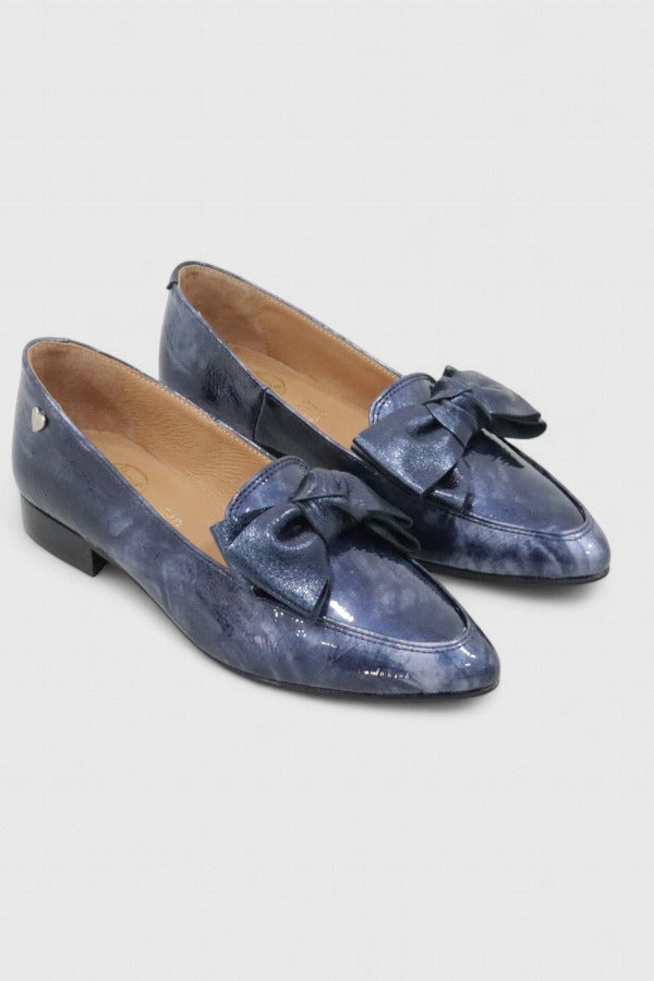 Sapatos de salto baixo clássicos em pele envernizada para mulher Daydoc Milão azul