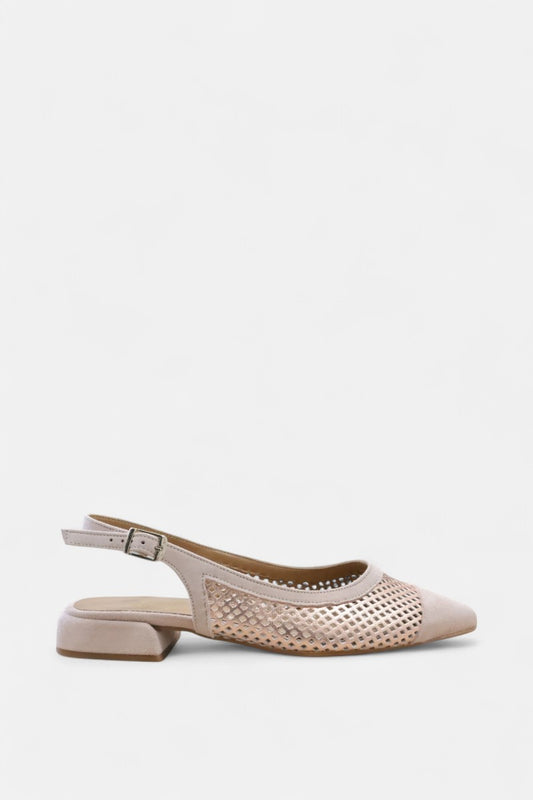 Sapatos nude com pele perfurada e camurça genuína