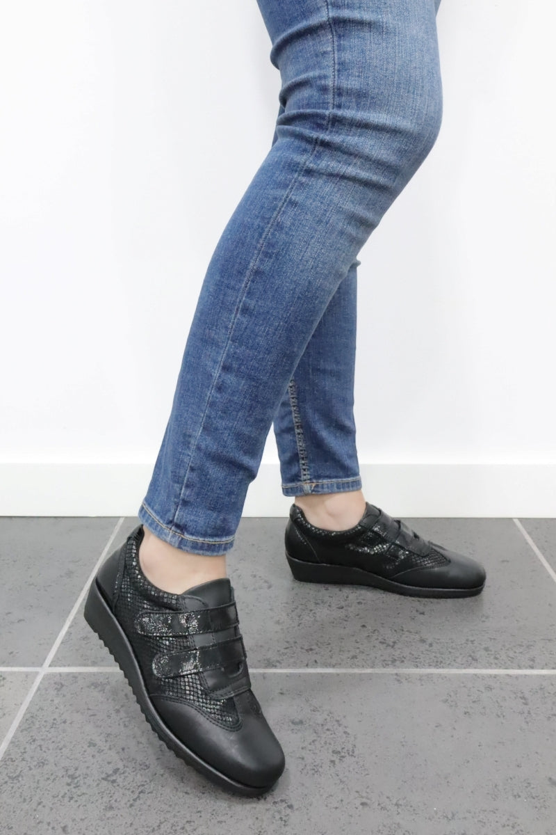 Sapatos de velcro em pele Daydoc Houston na cor preto