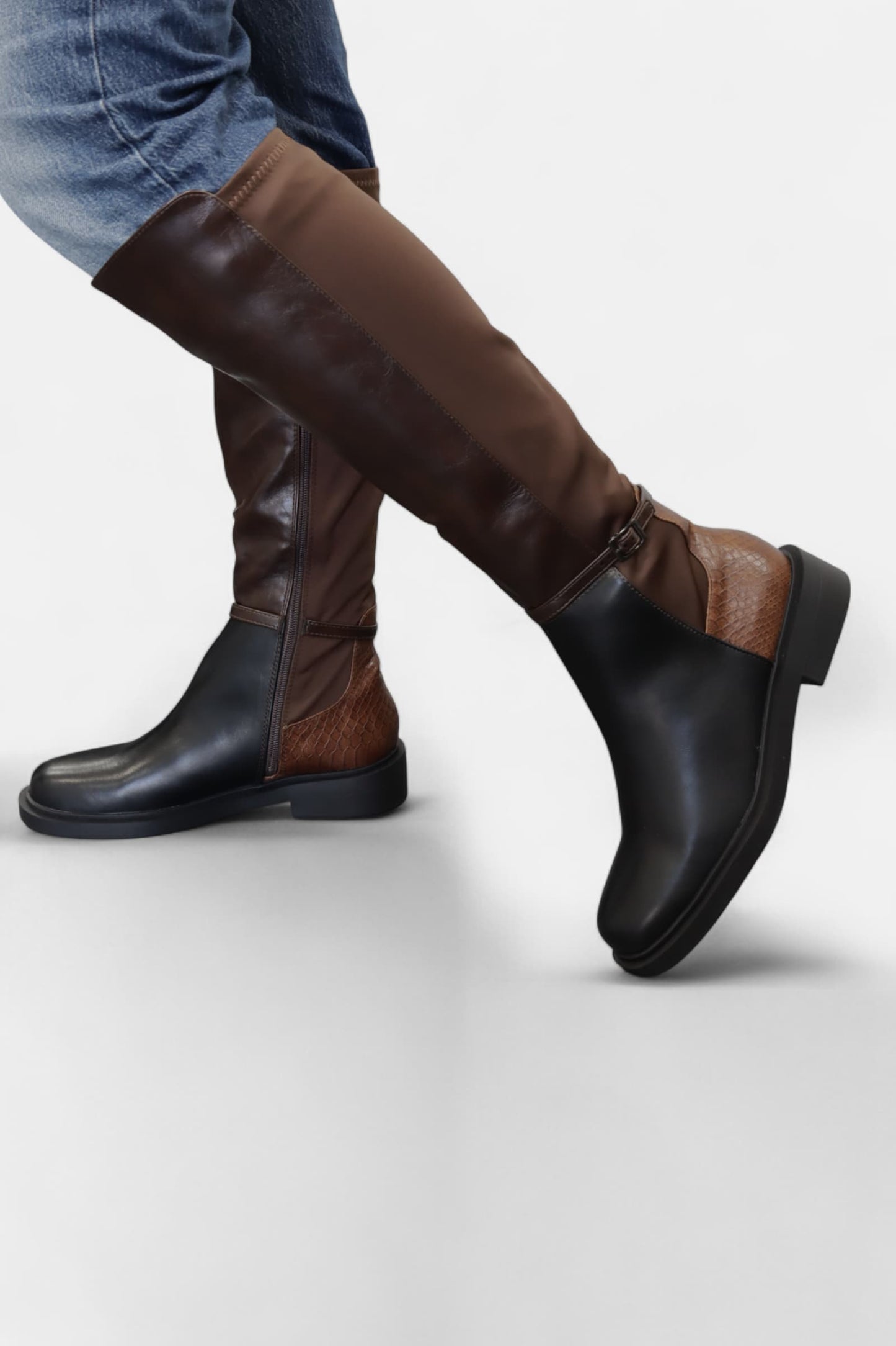 Botas de Senhora - Estilo Cavaleiras em Pele Sintética e Licra Mod.5550