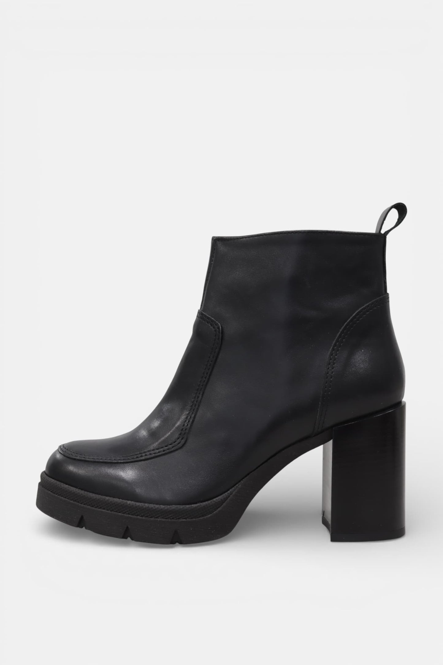 Bota em Pele Preta Salto Bloco | Daydoc PILSEN 2435