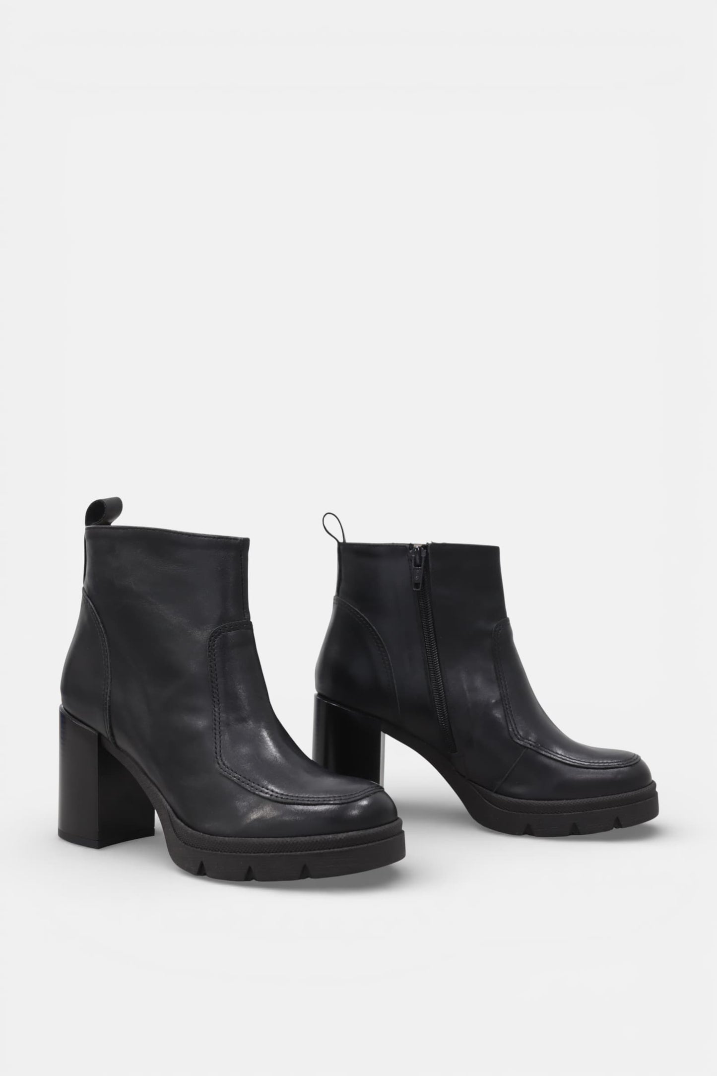 Bota em Pele Preta Salto Bloco | Daydoc PILSEN 2435