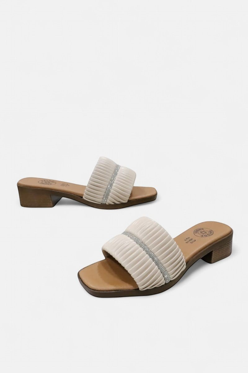 Chinelo em pele modelo Genebra com palmilha em pele