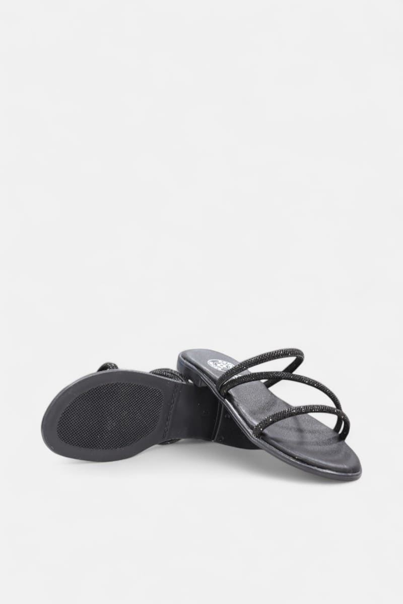 Chinelo Daydoc preto com sola flexível antiderrapante