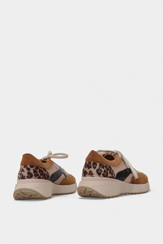 Modelo Nazaré camel com detalhe animal print e mistura de materiais