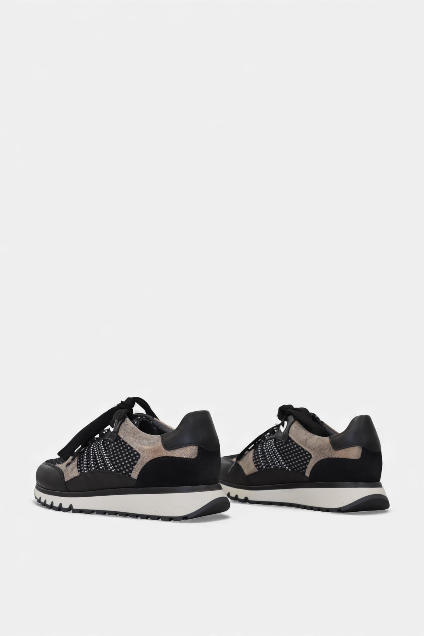 Sapatilhas em pele para mulher Daydoc Mafra preto