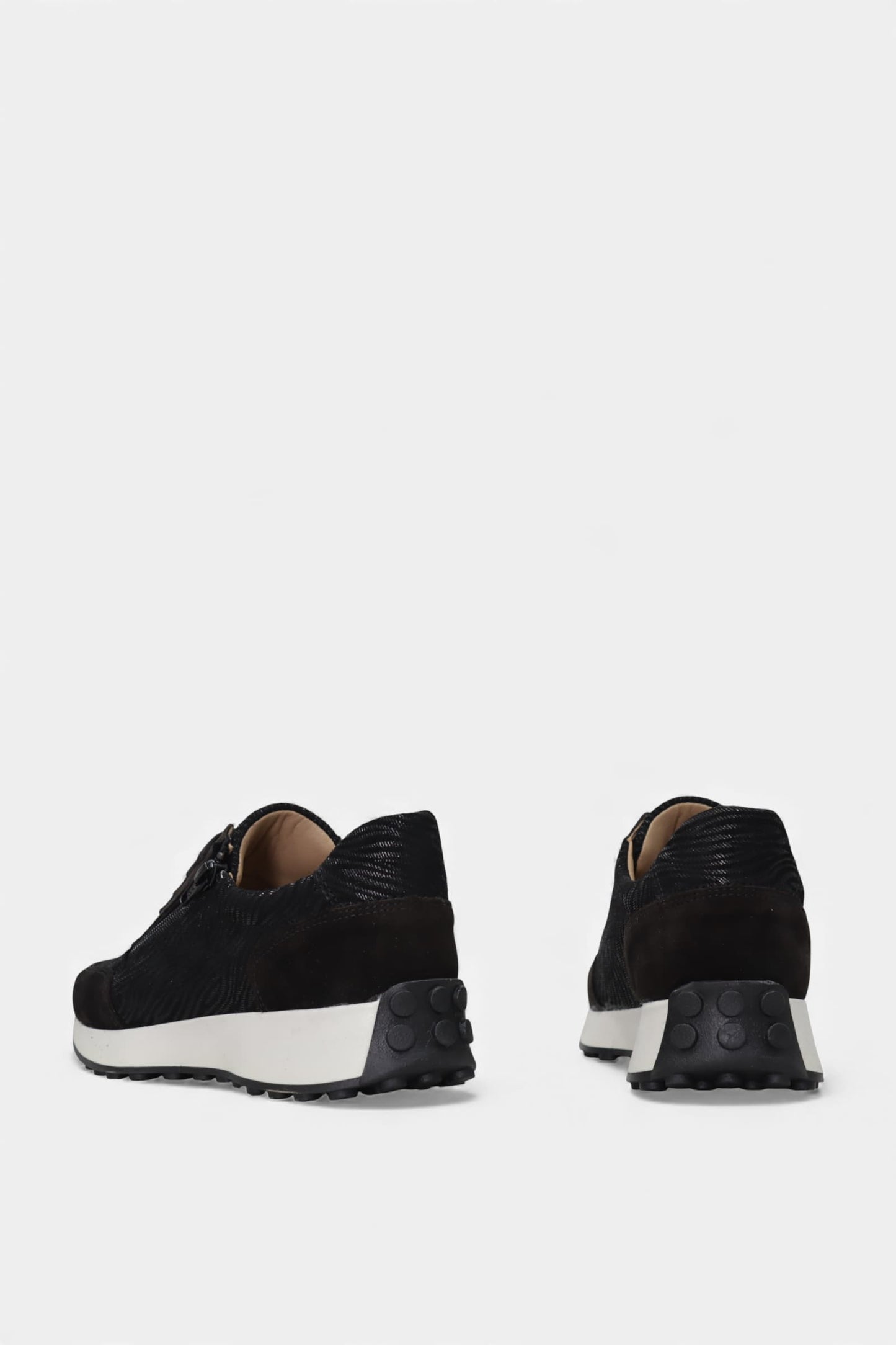 Ténis em Camurça Preta com Cordão e Fecho | Daydoc - Aveiro 683F