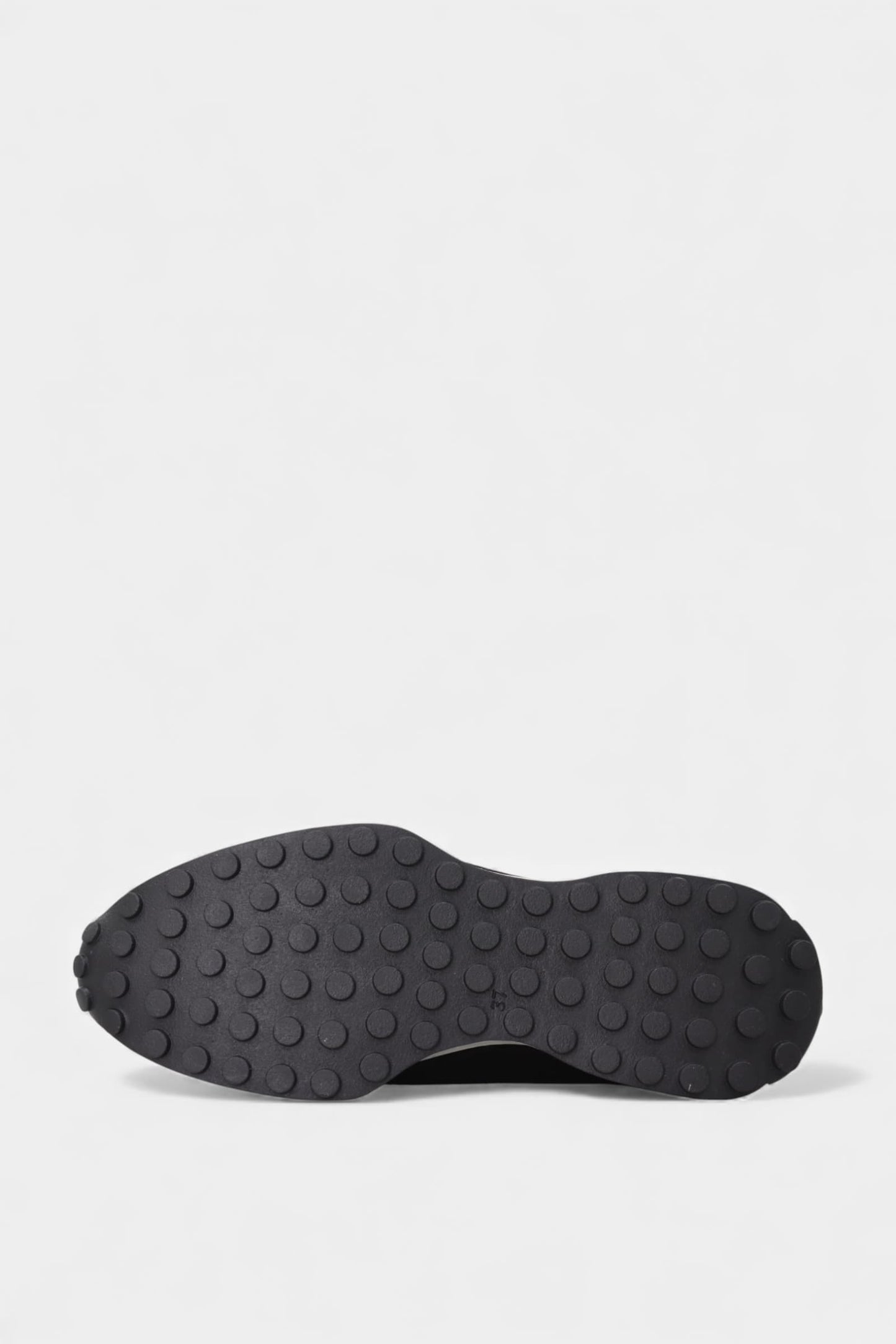 Ténis em Camurça Preta com Cordão e Fecho | Daydoc - Aveiro 683F