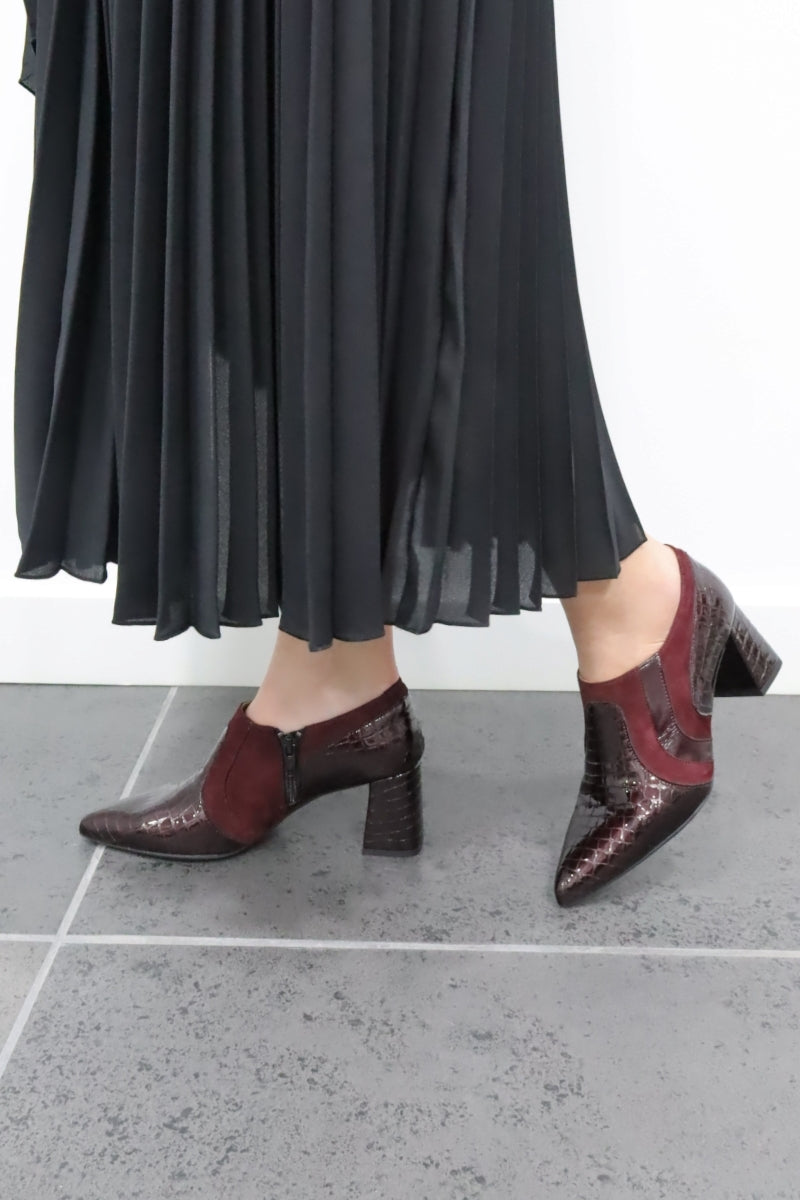 Sapatos salto alto mulher Funchal bordô em verniz croco e camurça