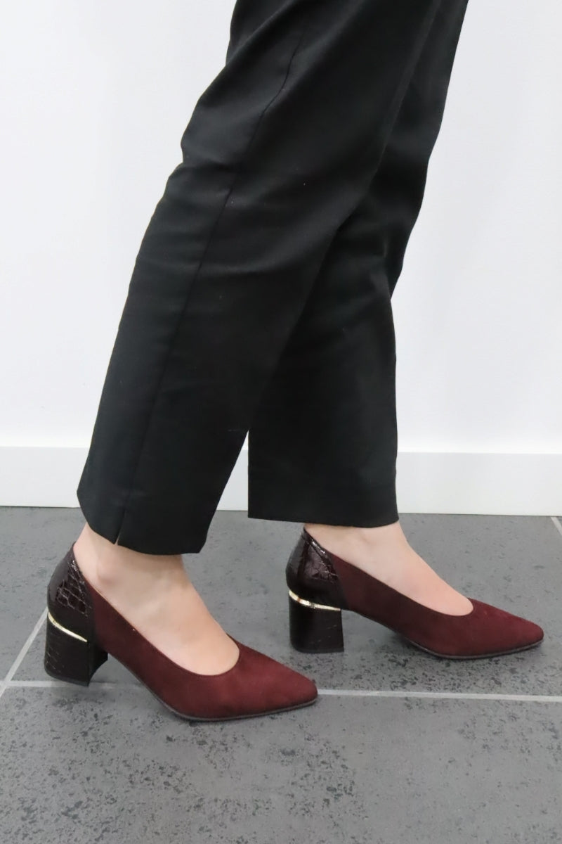 Sapatos de salto médio em camurça para mulher Daydoc Cascais bordô