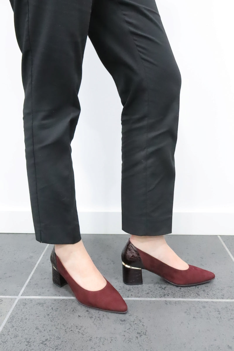 Sapatos de salto médio em camurça para mulher Daydoc Cascais bordô