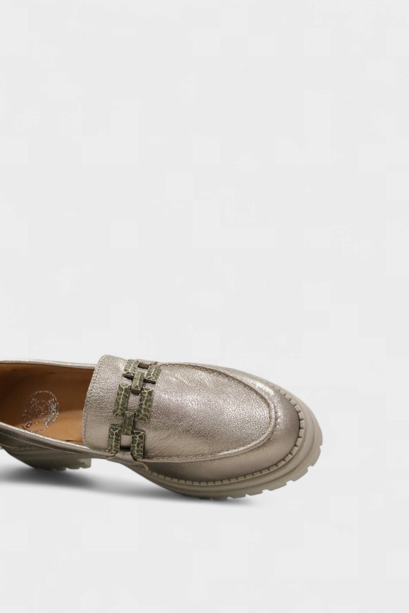 Sapatos mocassim de sola chunky em pele metalizada para mulher Daydoc Niterói bronze