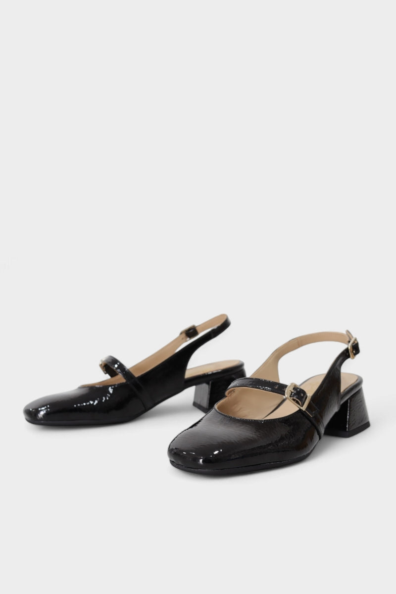 Sapatos Daydoc com tacão médio e acabamento elegante
