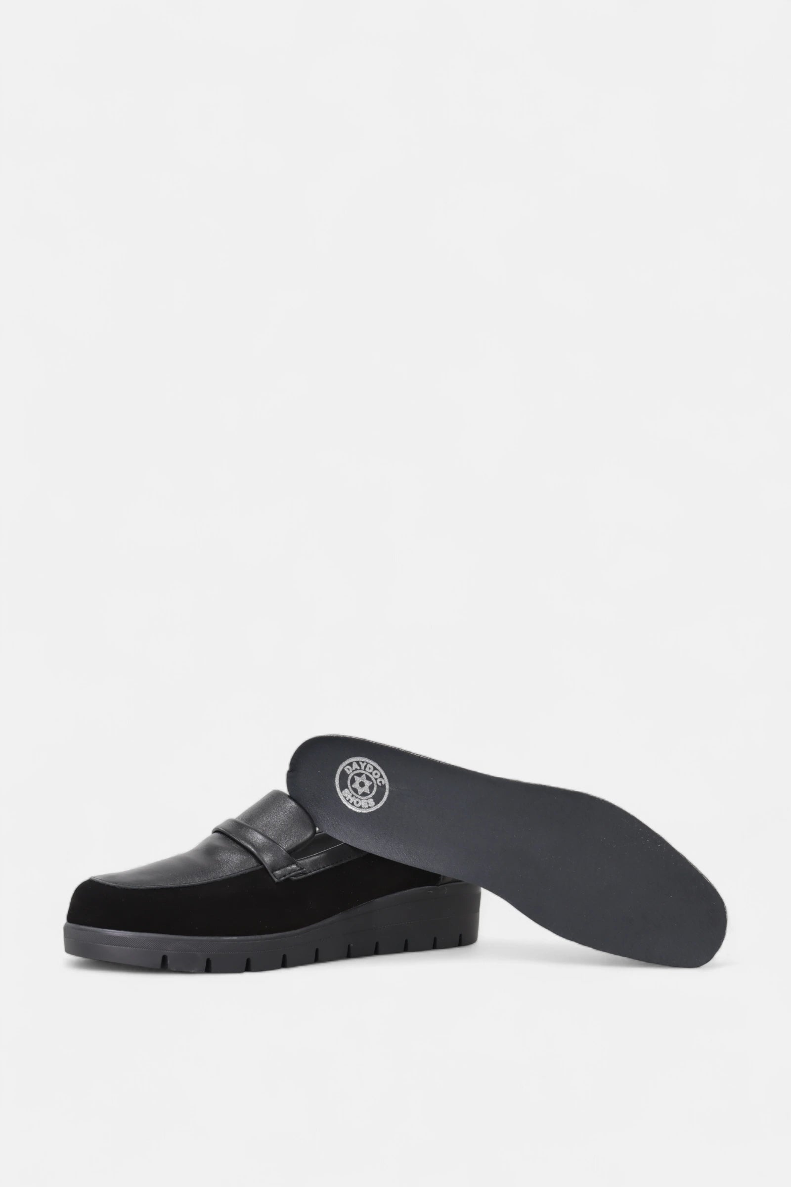 Sapatos mocassim Daydoc Sevilha preto com cunha confortável para mulher