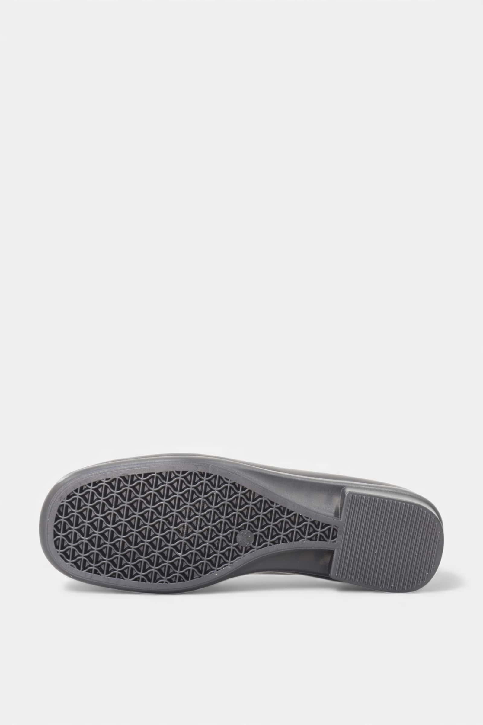 Sapatos conforto pele preta Daydoc Alenquer com sola antiderrapante