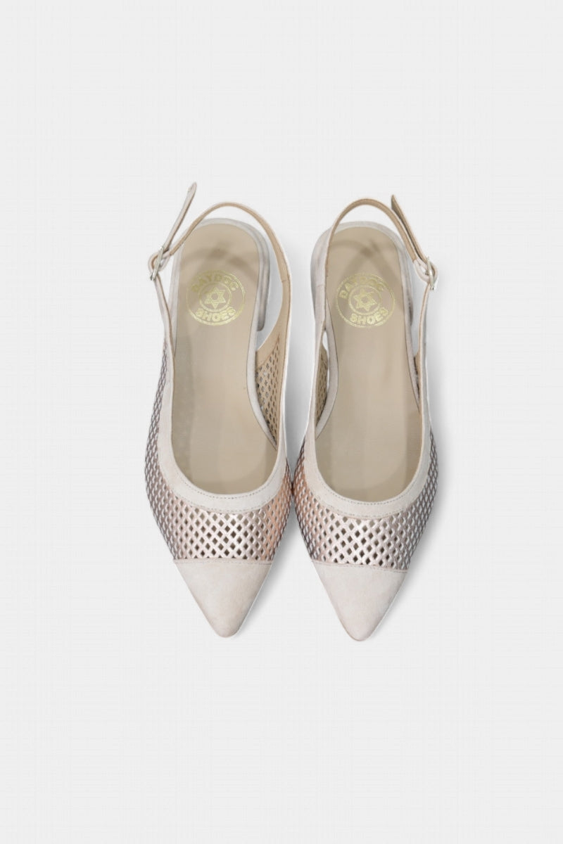 Sapatos Daydoc com tacão baixo e fivela metálica
